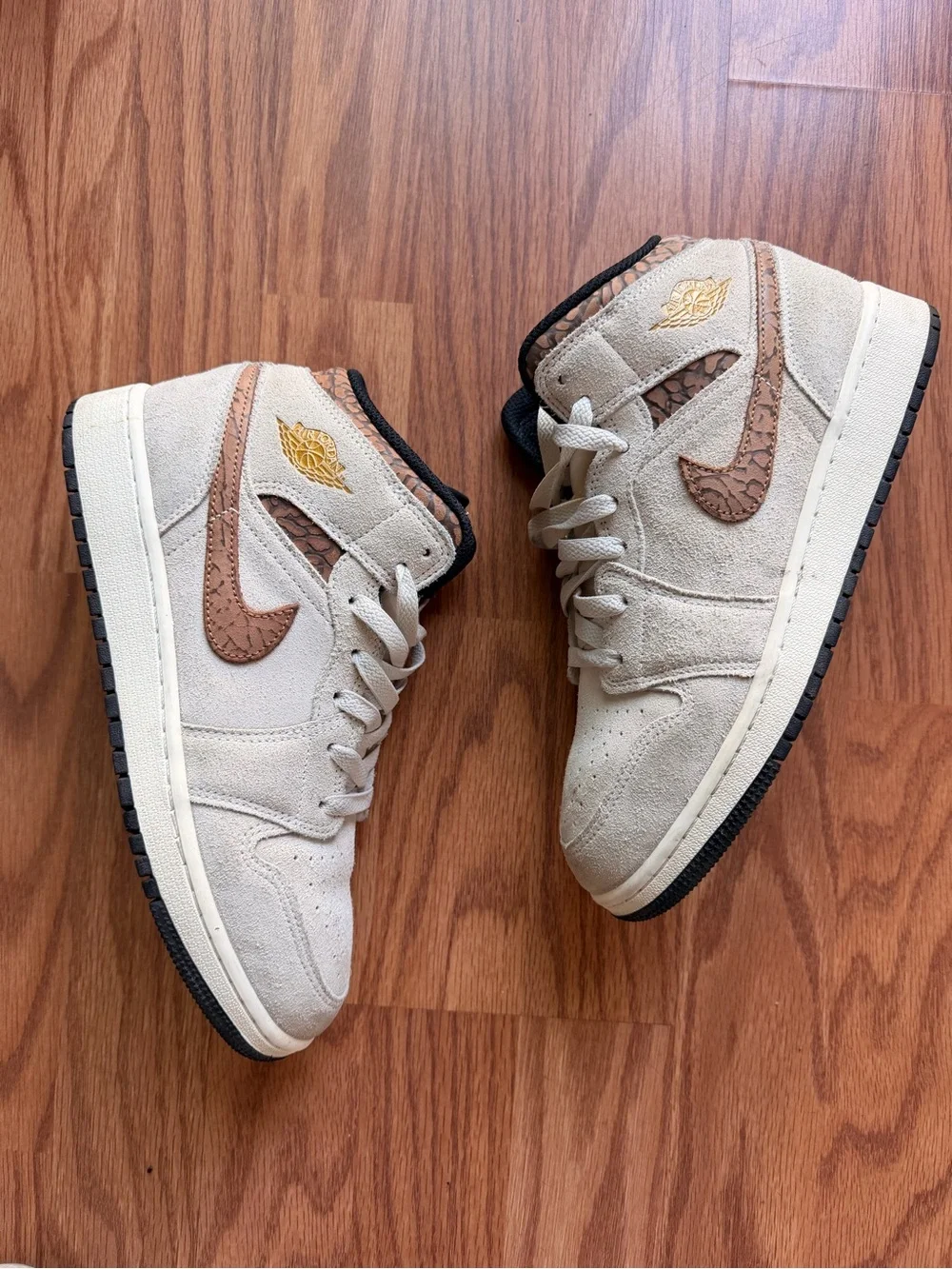 Nike Men’s Mid-Top Sneakers in Beige and Brown
